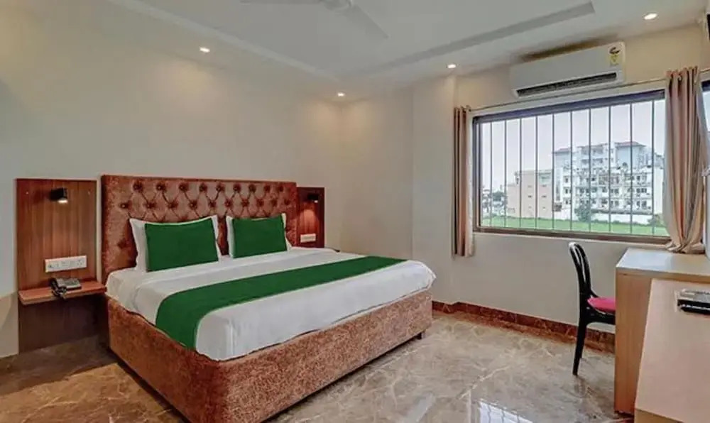 Дехрадун: Fabhotel Shri Krishna Residency