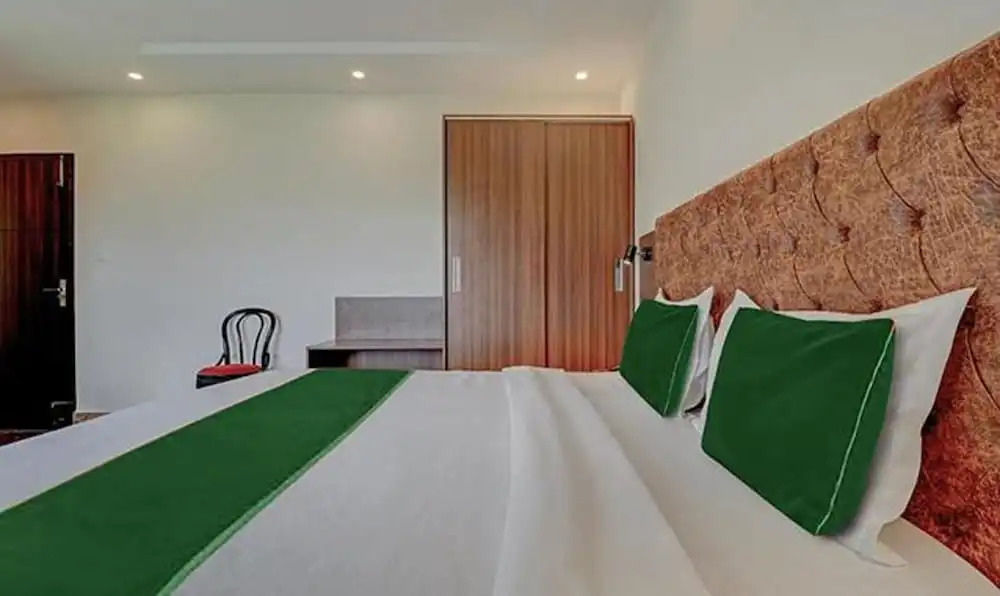 Дехрадун: Fabhotel Shri Krishna Residency