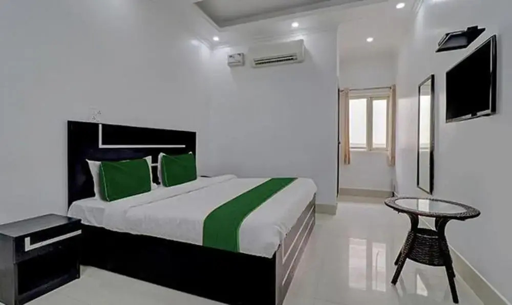 Дехрадун: Fabhotel Shri Krishna Residency