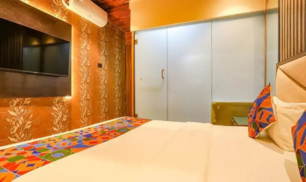 Мумбаи: Fabexpress Versova Residency