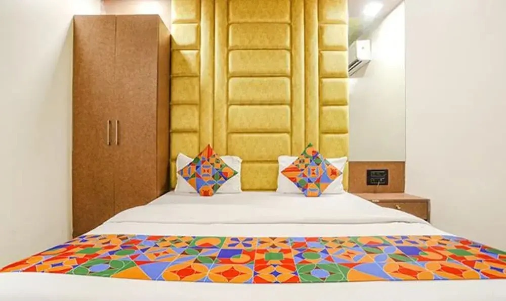 Мумбаи: Fabexpress Versova Residency