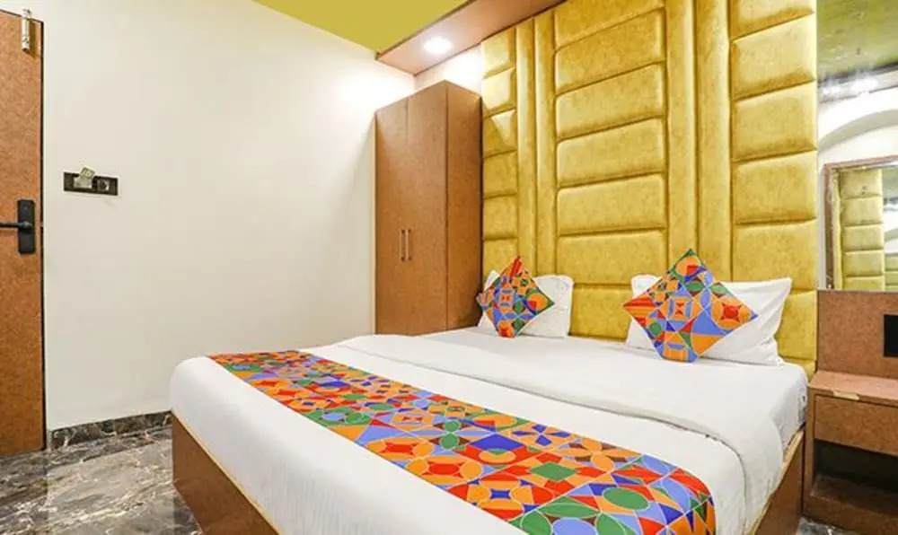 Мумбаи: Fabexpress Versova Residency
