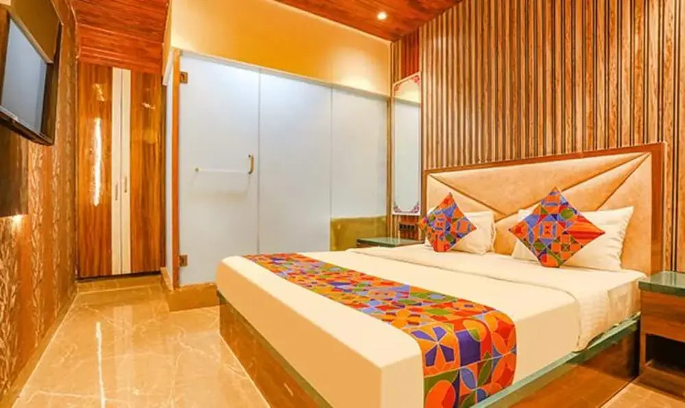 Мумбаи: Fabexpress Versova Residency
