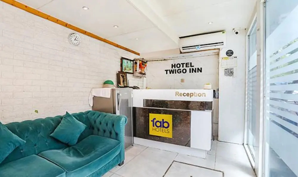 Мумбаи: Fabexpress Versova Residency