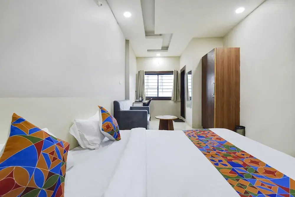 Индаур: Fabhotel Utsah
