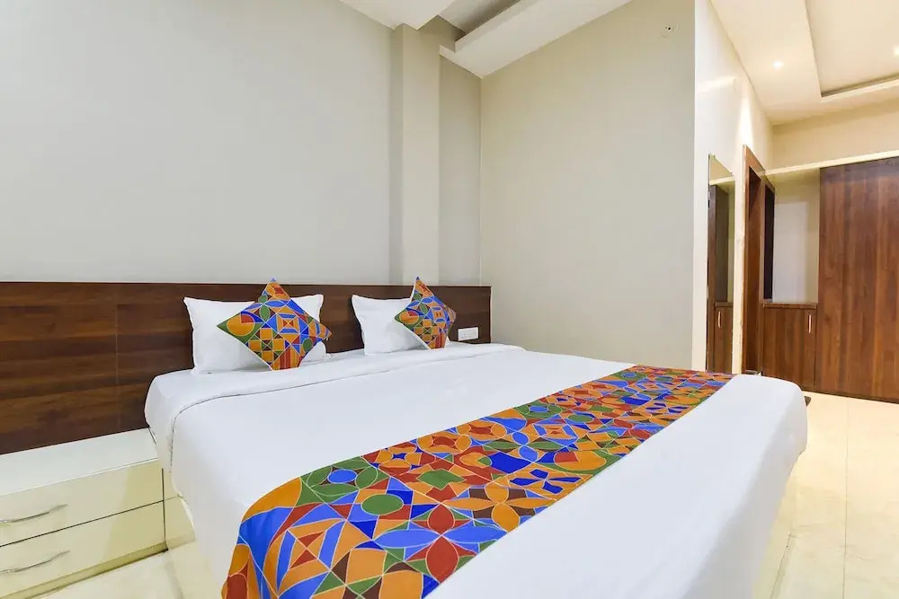Индаур: Fabhotel Utsah