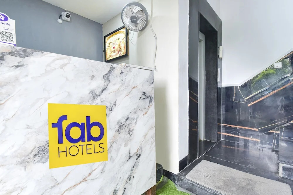 Индаур: Fabhotel Utsah