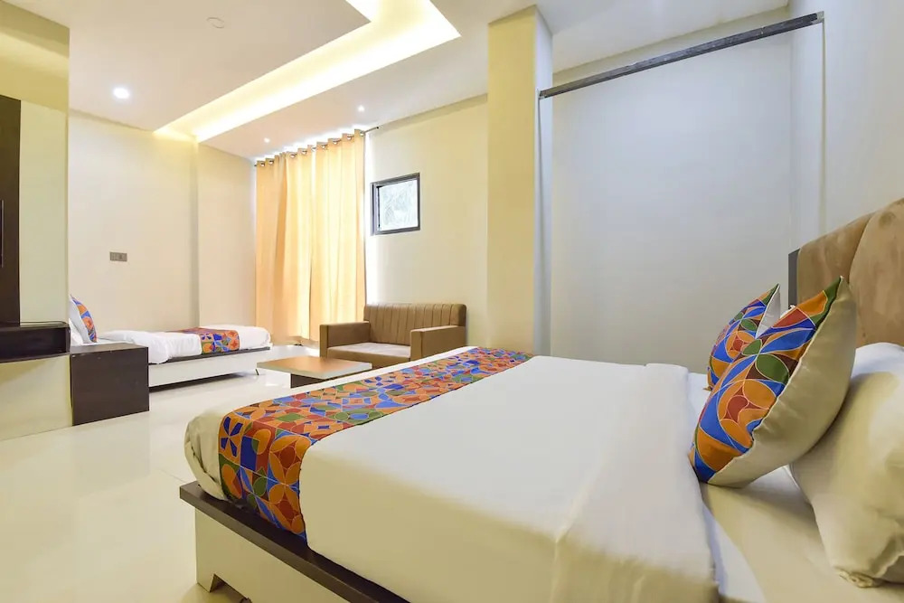 Индаур: Fabhotel Utsah