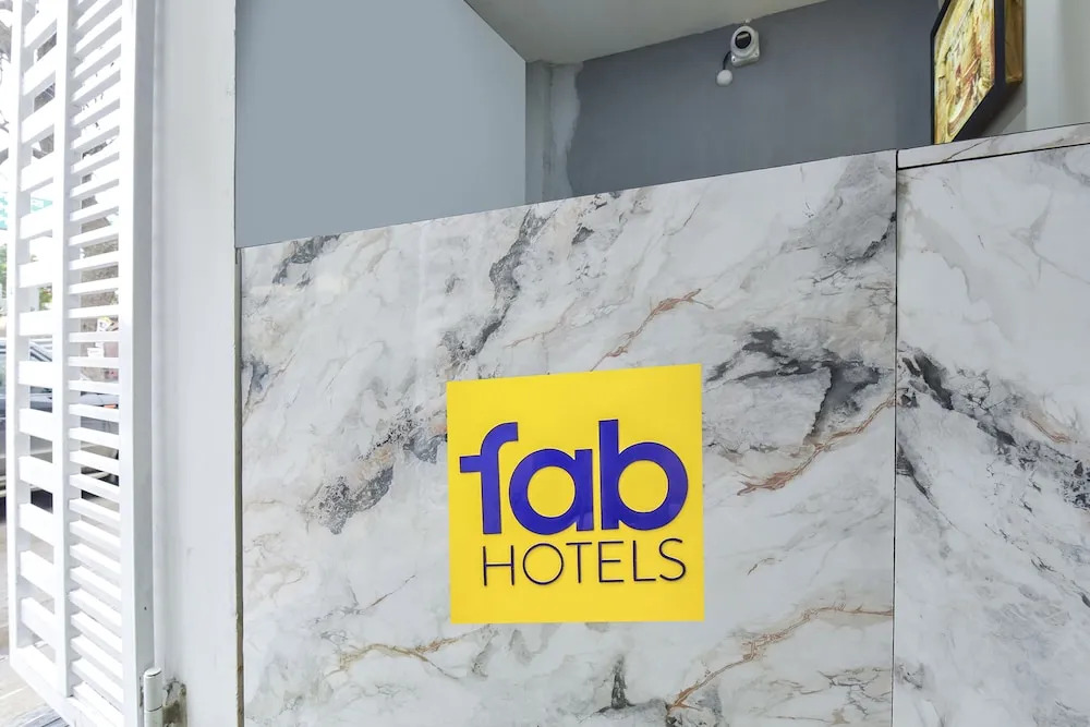 Индаур: Fabhotel Utsah