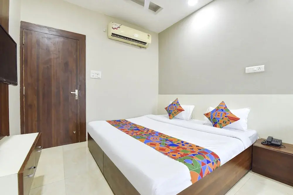 Индаур: Fabhotel Utsah
