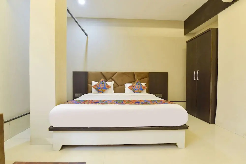 Индаур: Fabhotel Utsah