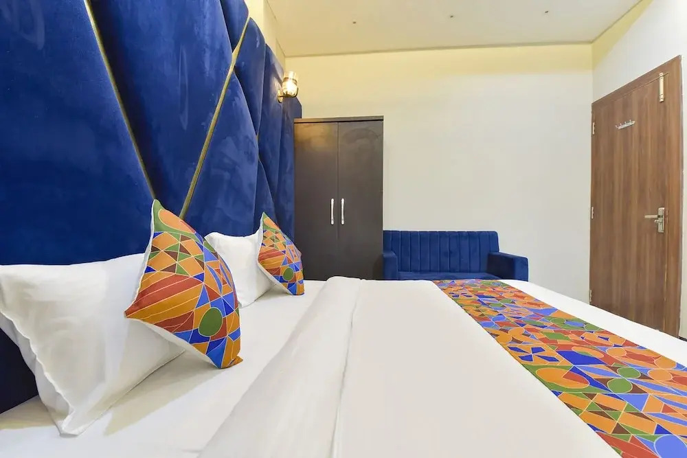 Индаур: Fabhotel Utsah