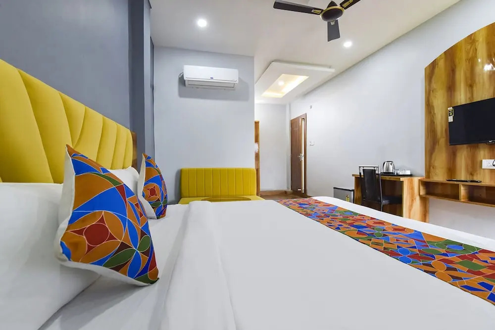 Индаур: Fabhotel Utsah