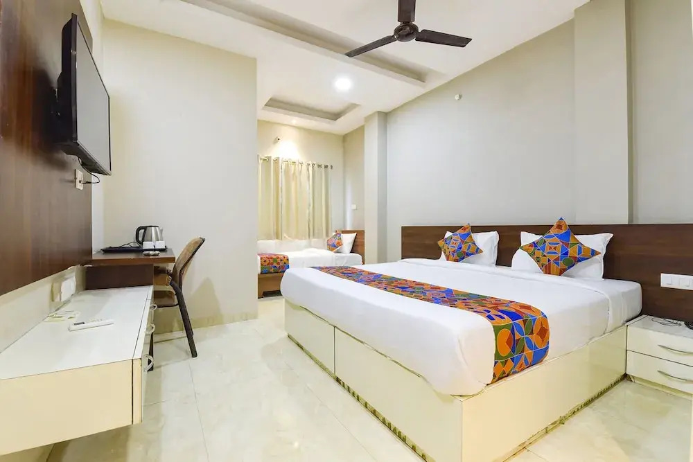 Индаур: Fabhotel Utsah