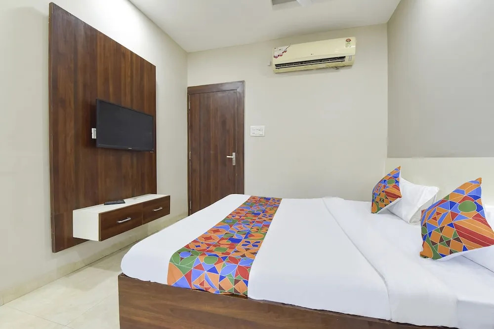 Индаур: Fabhotel Utsah