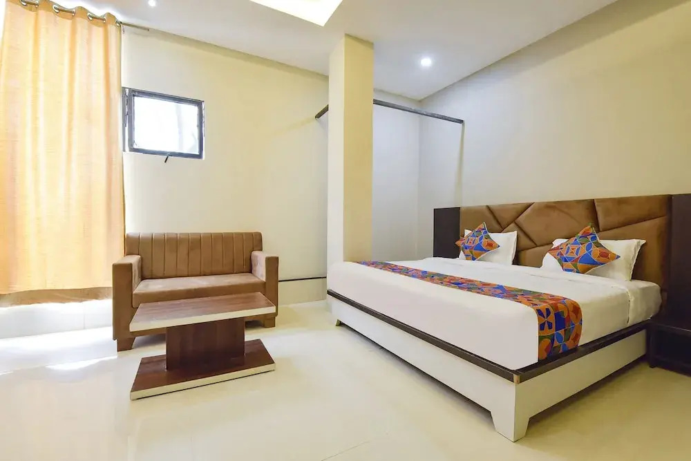 Индаур: Fabhotel Utsah