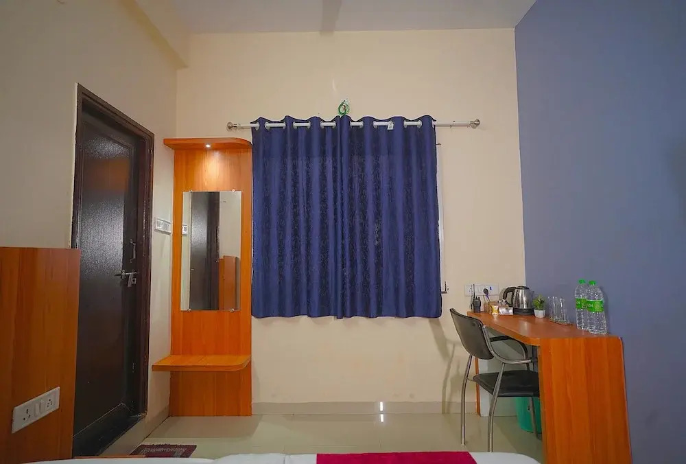 Индаур: Hotel Inspira Residency- Near Bombay Hospital