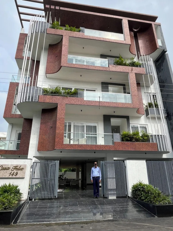 Гуруграм: Casa Feliz Golf Course Road