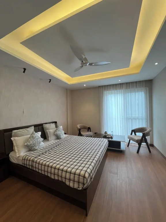 Гуруграм: Casa Feliz Golf Course Road