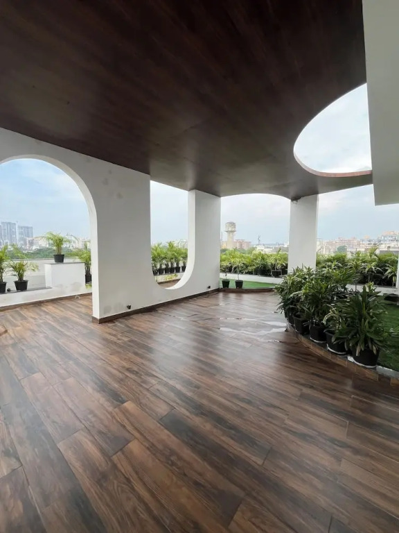 Гуруграм: Casa Feliz Golf Course Road