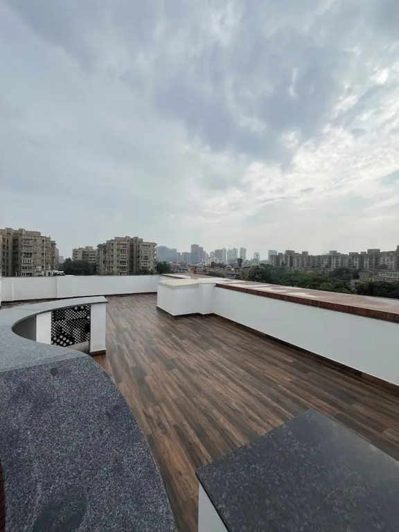 Гуруграм: Casa Feliz Golf Course Road