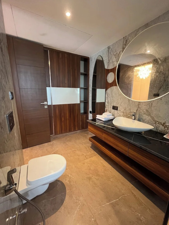 Гуруграм: Casa Feliz Golf Course Road