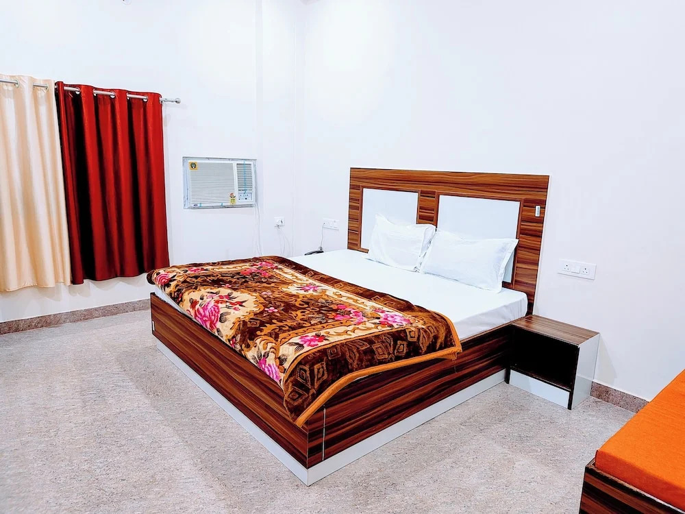 Айодхья: Hotel Shree Venkatesh Nilayam