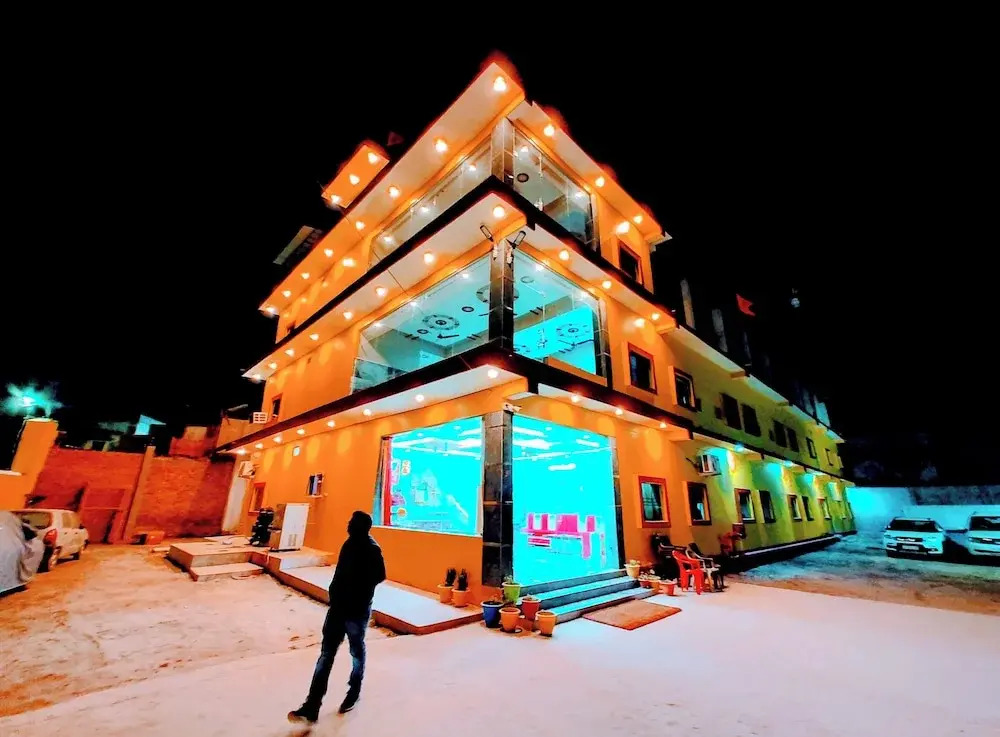 Айодхья: Hotel Shree Venkatesh Nilayam