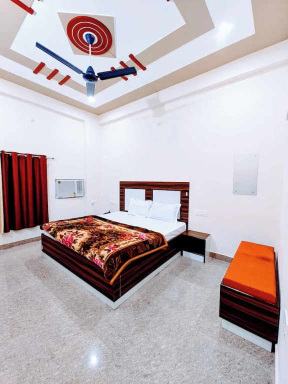 Айодхья: Hotel Shree Venkatesh Nilayam