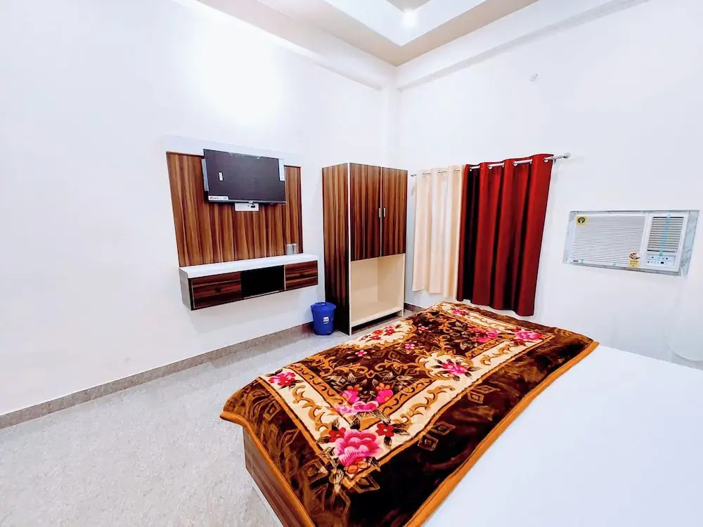 Айодхья: Hotel Shree Venkatesh Nilayam