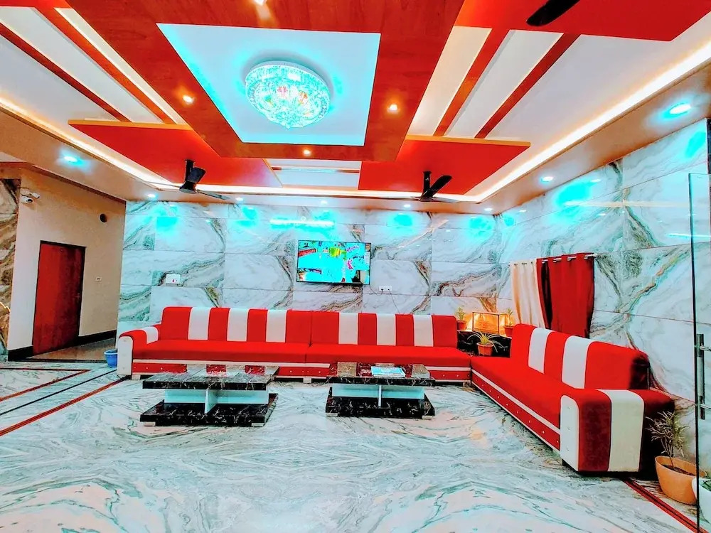Айодхья: Hotel Shree Venkatesh Nilayam
