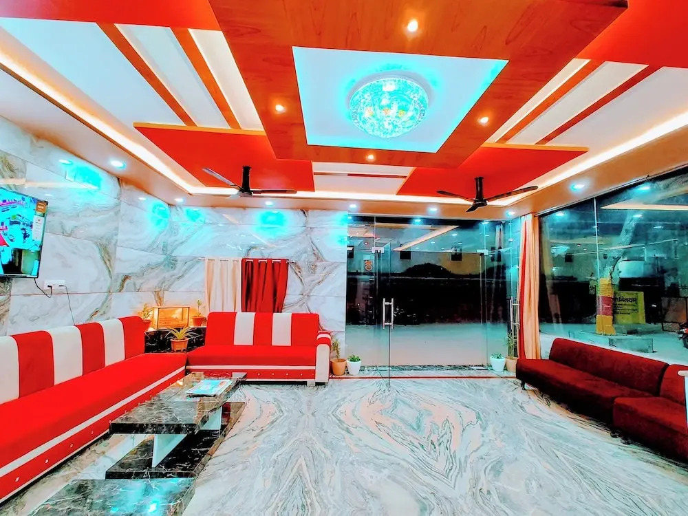 Айодхья: Hotel Shree Venkatesh Nilayam