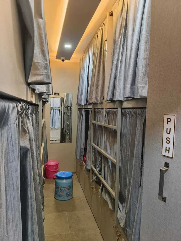 Мумбаи: Rest Inn Hostel Dormitory