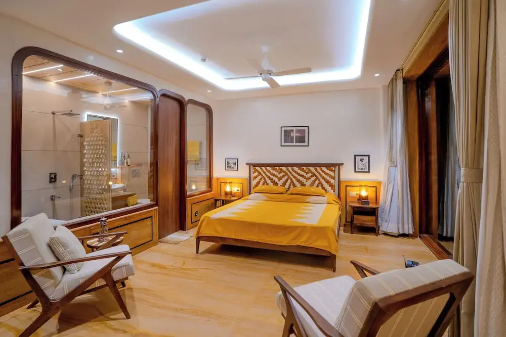 Амбер: Artisav House