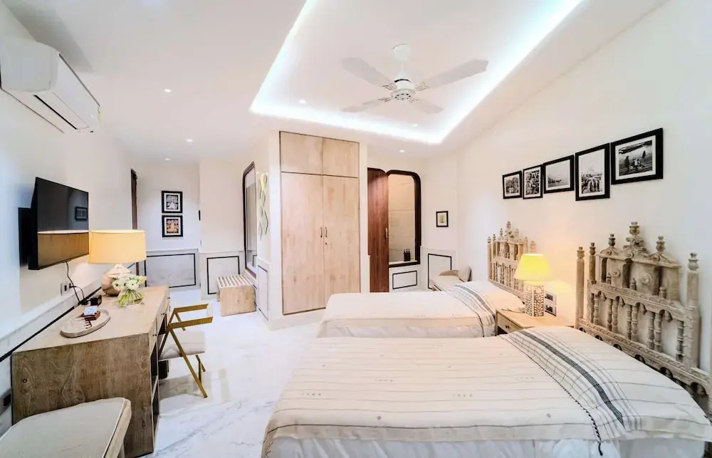 Амбер: Artisav House