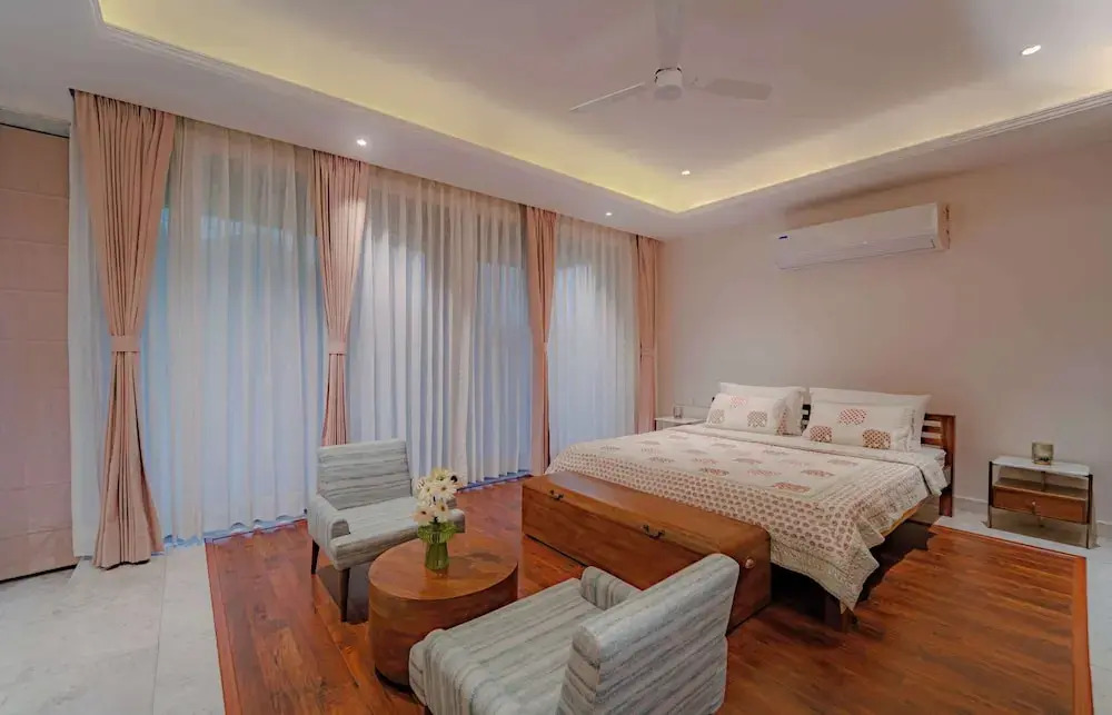 Амбер: Artisav House