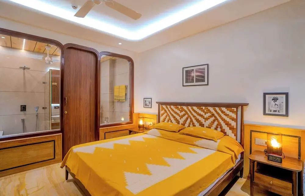 Амбер: Artisav House