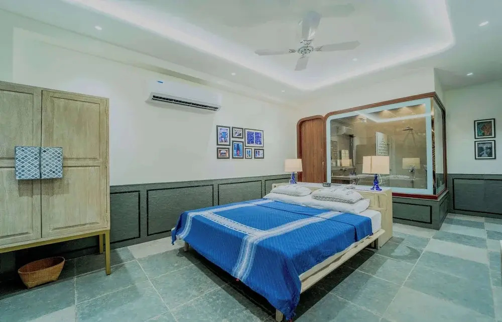 Амбер: Artisav House