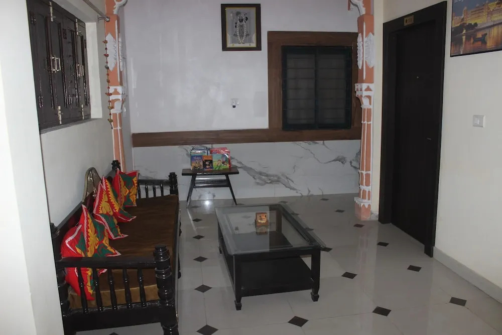 Удаипур: hotel lasani inn