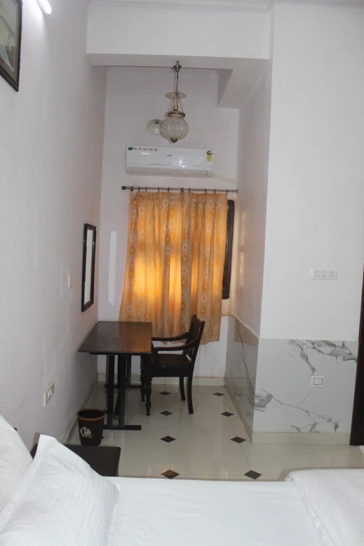 Удаипур: hotel lasani inn