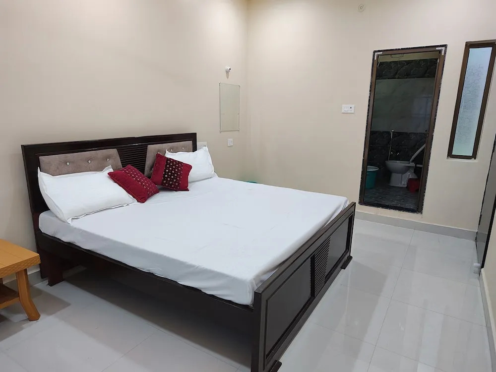 Айодхья: Saryu Lodge