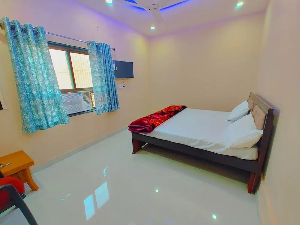 Айодхья: Saryu Lodge