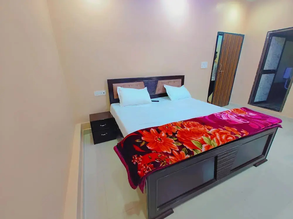 Айодхья: Saryu Lodge