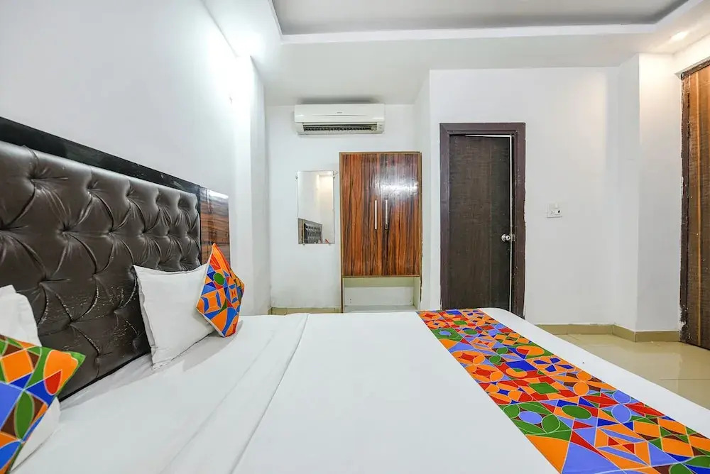 Нойда: Fabhotel Glorify