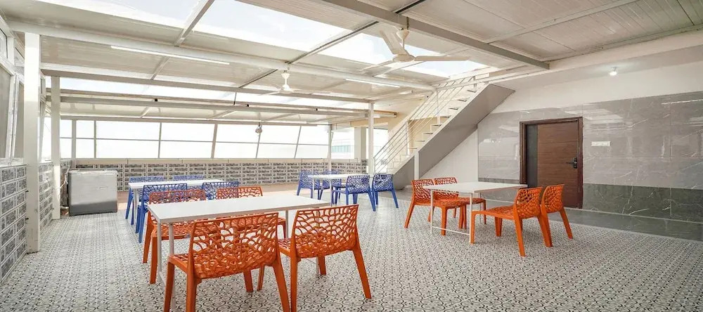 Бангалор: Fabhotel Redmoon Suites