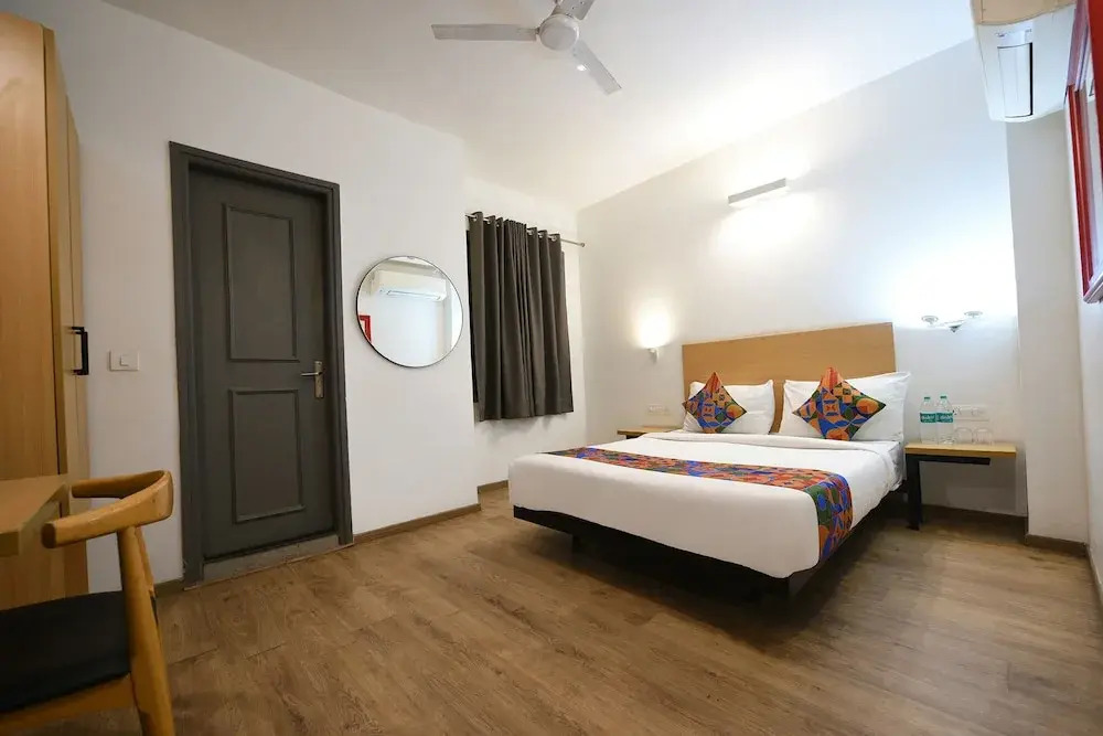 Фаридабад: Fabhotel Crown Inn