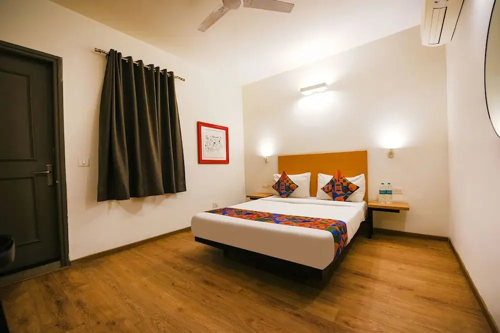 Фаридабад: Fabhotel Crown Inn