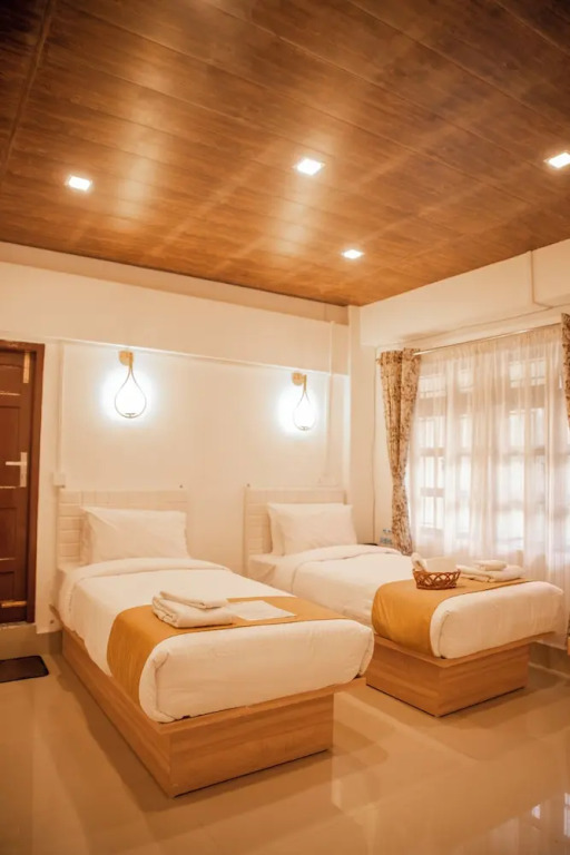Шиллонг: MOCAHM Hotel