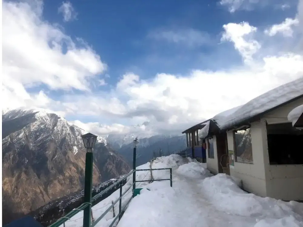 Чамоли: Bluepoppy Resort Auli