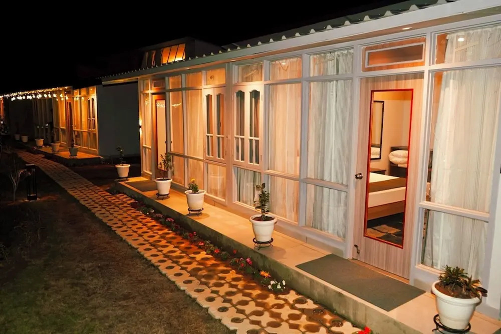 Бир: Bir Valley Retreat